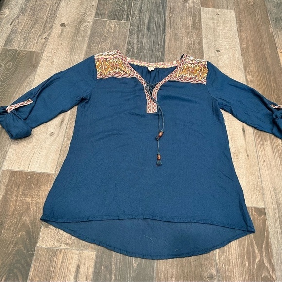 GIMMICKS BKE THE BUCKLE LACE UP Boho Trims LS TOP WOMENS SZ M. - Picture 1 of 7